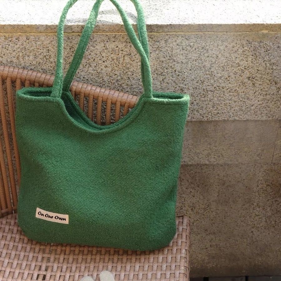 2024 Autumn Winter Niche Versatile Underarm Handbag Single Shoulder Large Capacity Loop Yarn Wool Notch Round Corner Bag Commute