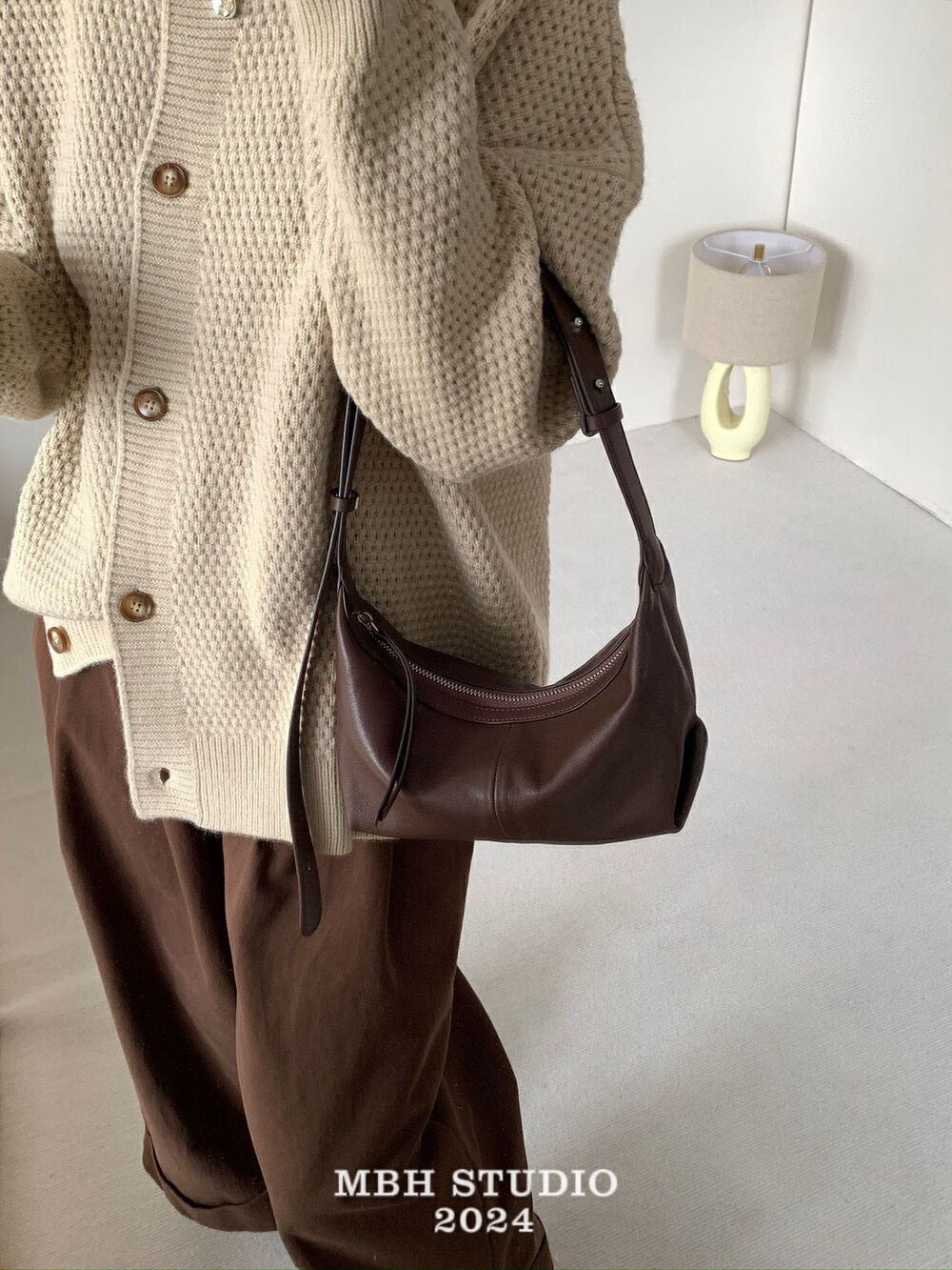 MBH Vegetable-Tanned Sheepskin Dumpling Bag Casual Crossbody Shoulder Bag - Image 4