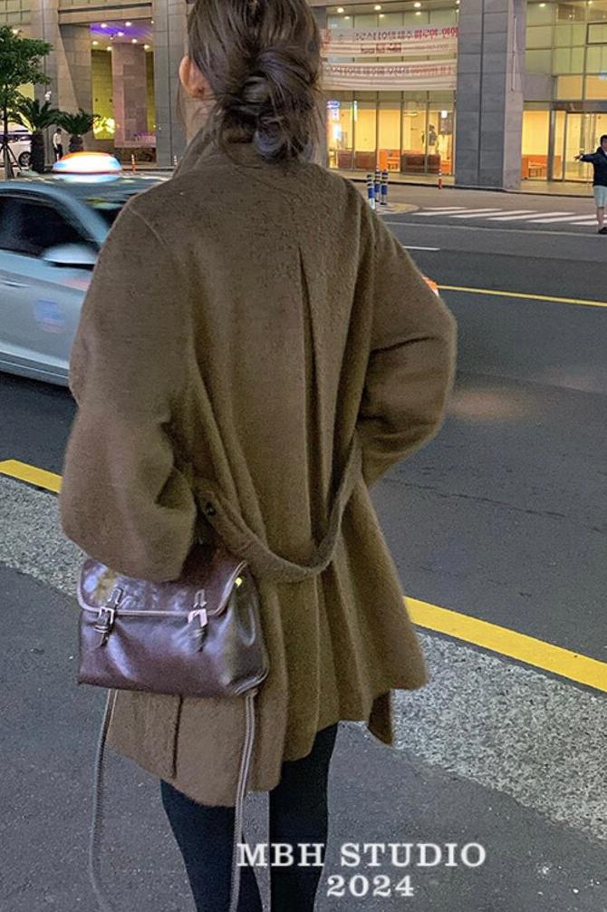 MBH Top Grain Vegetable Tanned Leather Vintage Handbag Messenger Bag Casual Commute Crossbody Bag with Shoulder Strap - Image 5