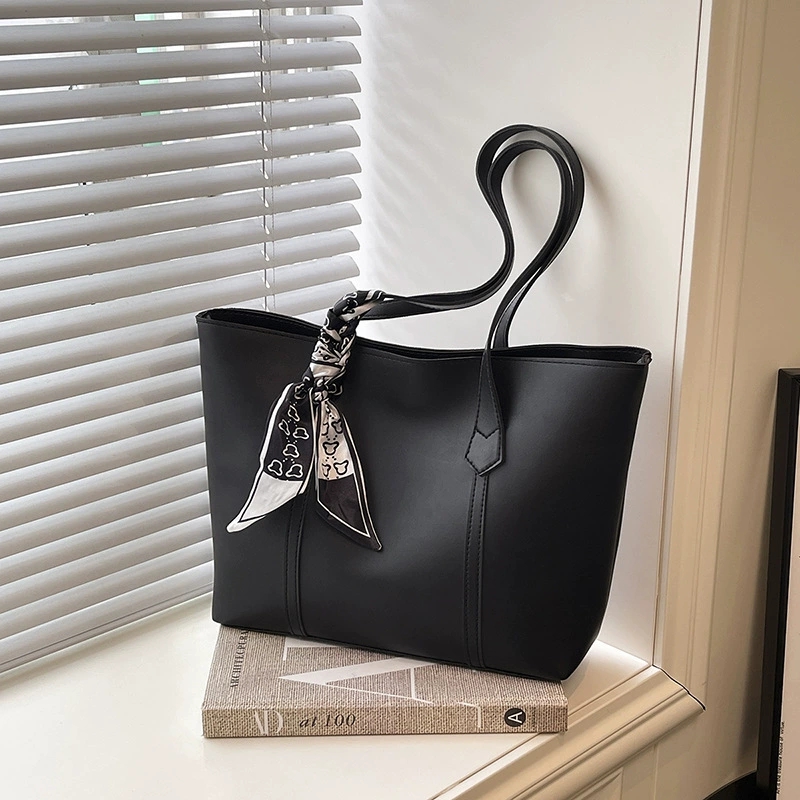 Korean Style Large Capacity Vintage Tote Bag for Women 2026 New Shoulder Commuter Bag
