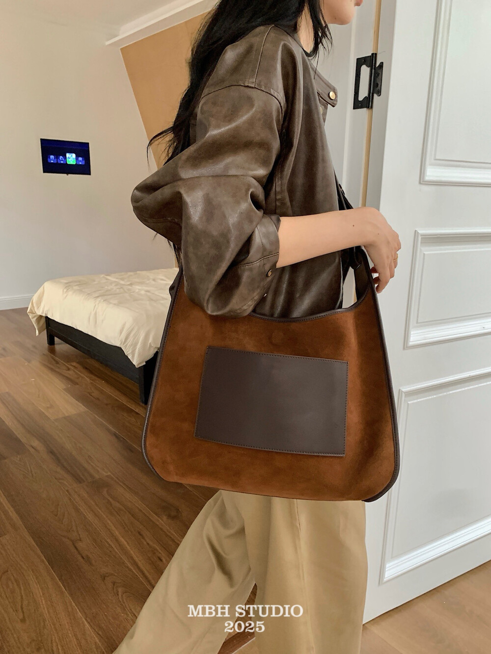 MBH Niche Design Matte Leather Colorblock Tote Bag Large Capacity Daily Commute Shoulder Bag - Image 2