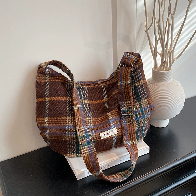 New Casual Handbag Shoulder Bag Women Versatile Plaid Crossbody Minimalist Large Capacity 2025 Dumpling Bag Trendy