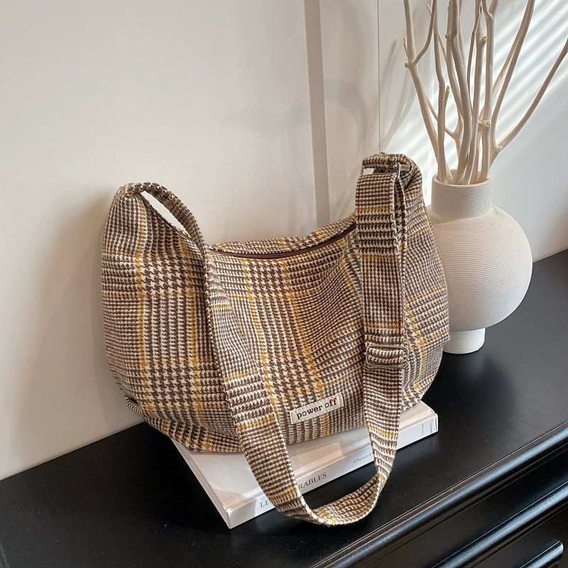 New Casual Handbag Shoulder Bag Women Versatile Plaid Crossbody Minimalist Large Capacity 2025 Dumpling Bag Trendy - Image 4