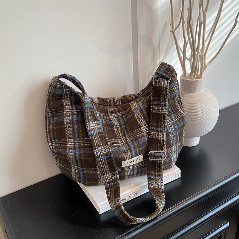 New Casual Handbag Shoulder Bag Women Versatile Plaid Crossbody Minimalist Large Capacity 2025 Dumpling Bag Trendy - Image 2